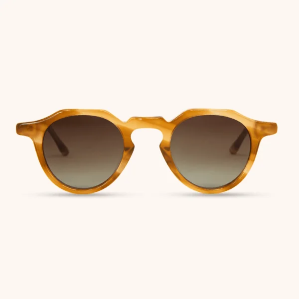 משקפי שמש Akira - מסגרת כתומה עם זרועות דקות מעץ אגוז - עדשות גראדיינט חומות