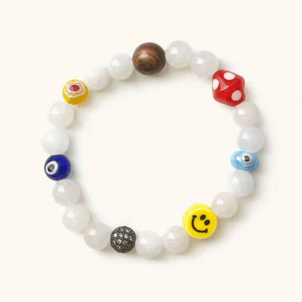 צמיד בלגן ג'ייד לבן עם סמיילי קרמי וחרוזים צבעוניים 8mm